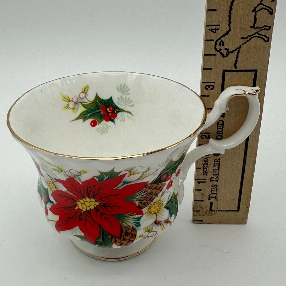 Royal Albert Yuletide Tea Cup Saucer Set Bone China England Poinsettia Christmas